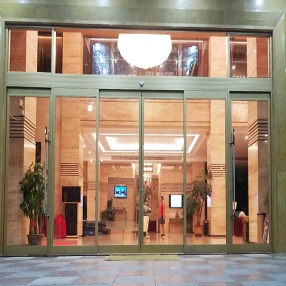 大型酒店金色玻璃感應(yīng)前門(mén)